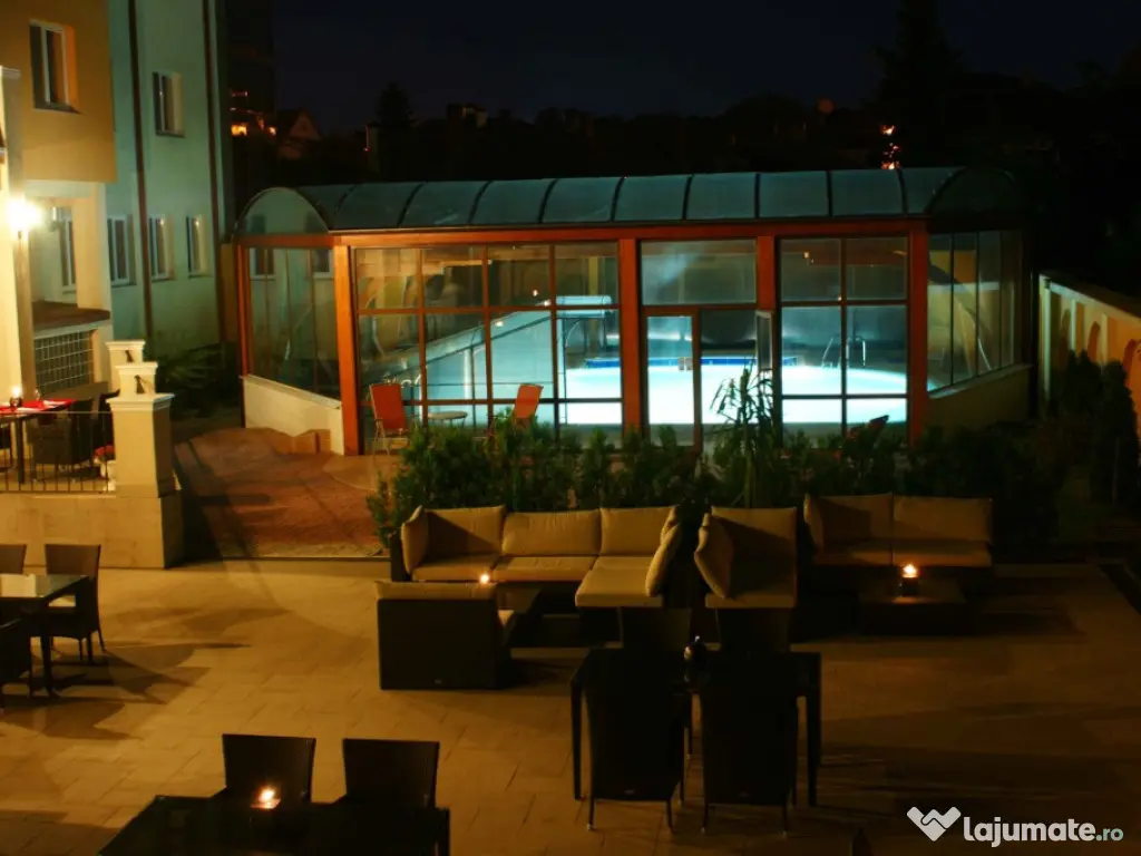 Hotel Ultracentral , SC 4400 mp, D+P+3E, constr 2008, lux, piscina 