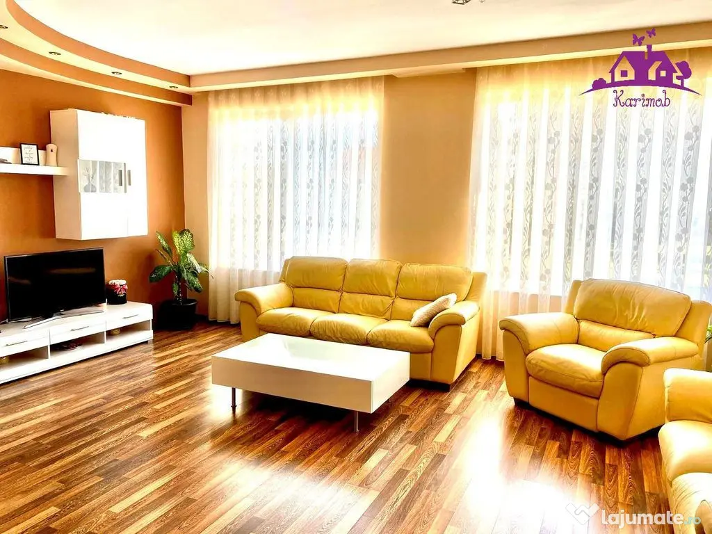 Casa lux in localitatea Sânmartin 