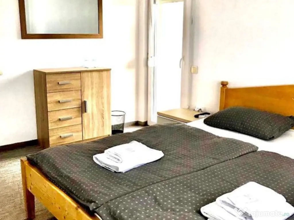 Casa lux in localitatea Sânmartin 