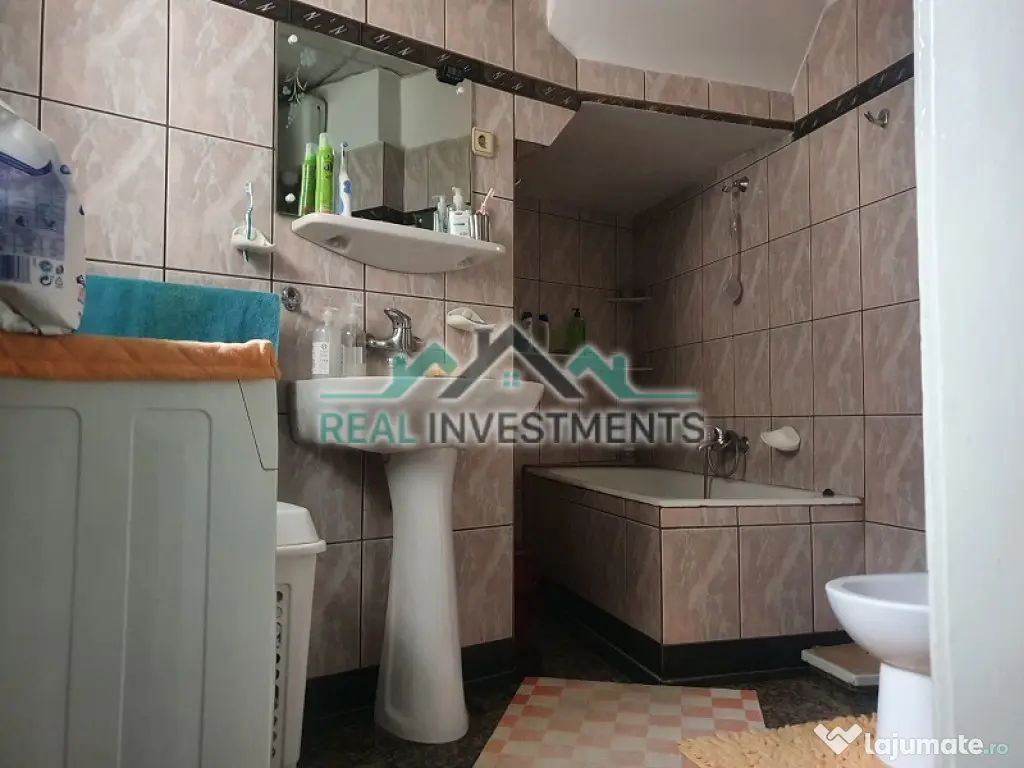 Apartament 4 camere la casa zona Centrala - ID : RH-29748 