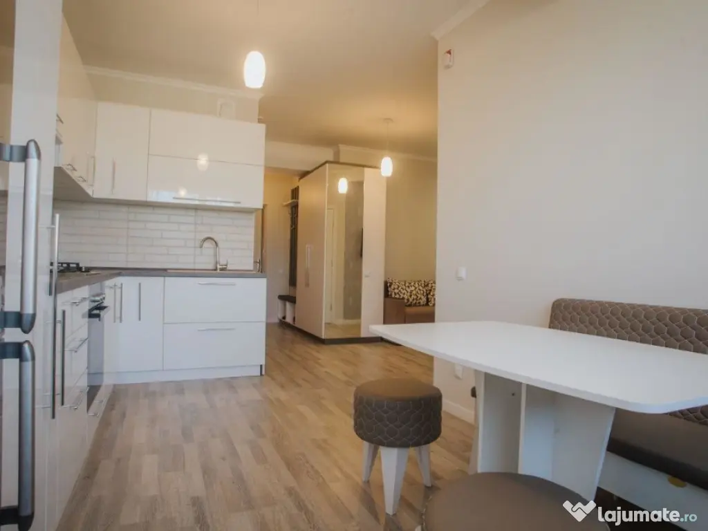 1 camera in zona Soarelui