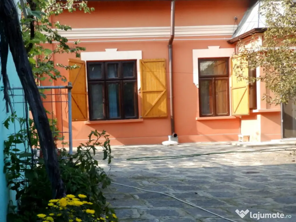 Casa parter plus Mansarda zona Ultracentrala, teren 550mp