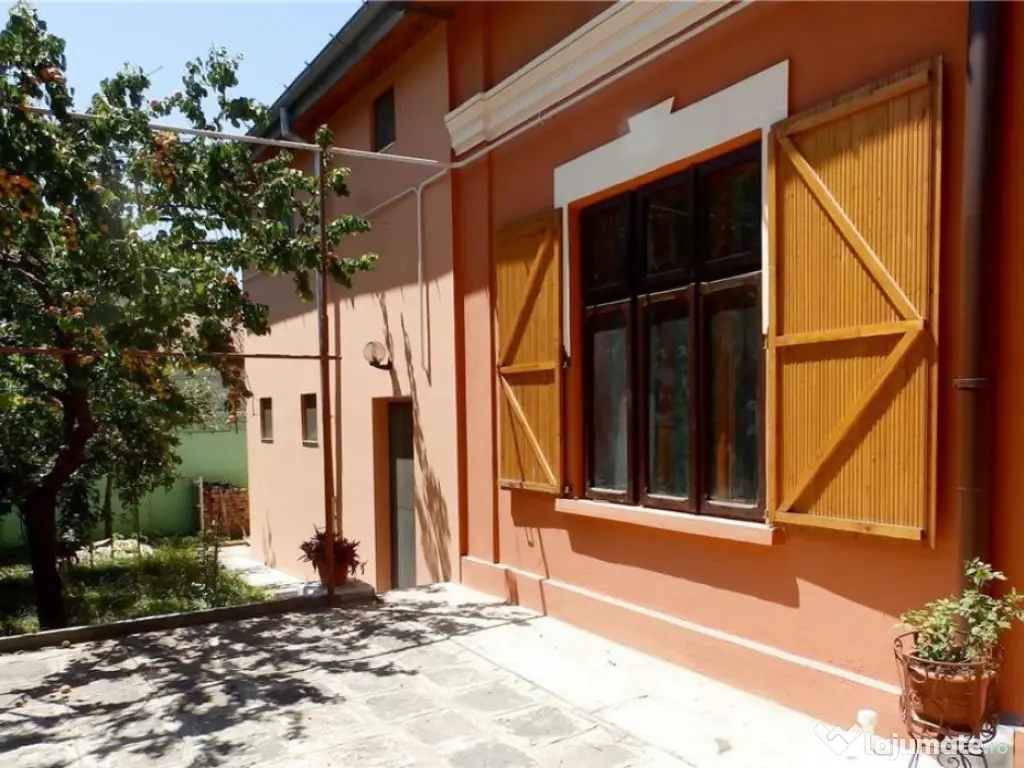 Casa parter plus Mansarda zona Ultracentrala, teren 550mp