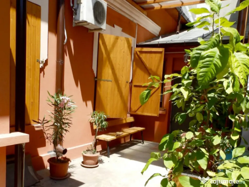 Casa parter plus Mansarda zona Ultracentrala, teren 550mp