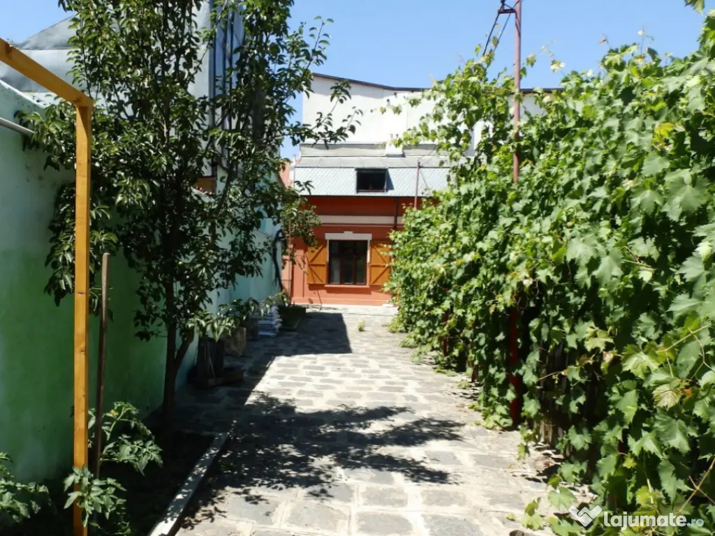 Casa parter plus Mansarda zona Ultracentrala, teren 550mp