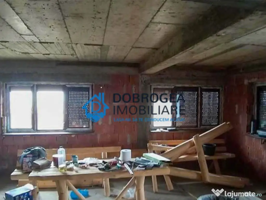 ZONA PECO-CASA P+1, LA ROSU