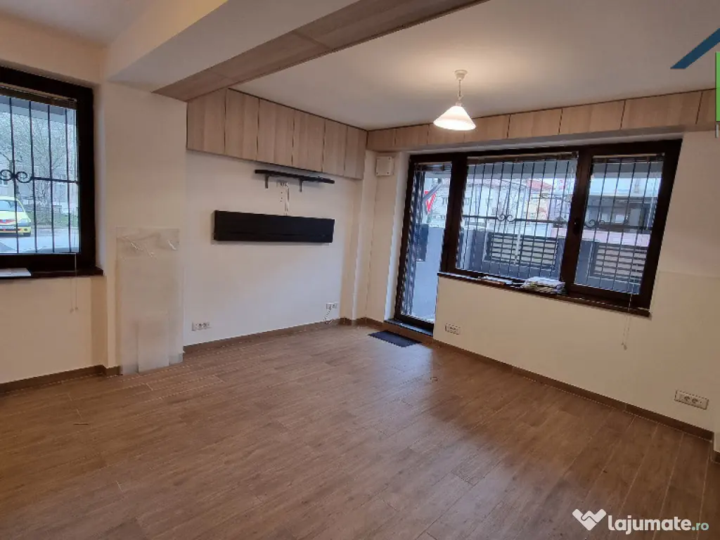 Brancoveanu, Alunisului, stradal, parter, curte proprie, loc parcare 