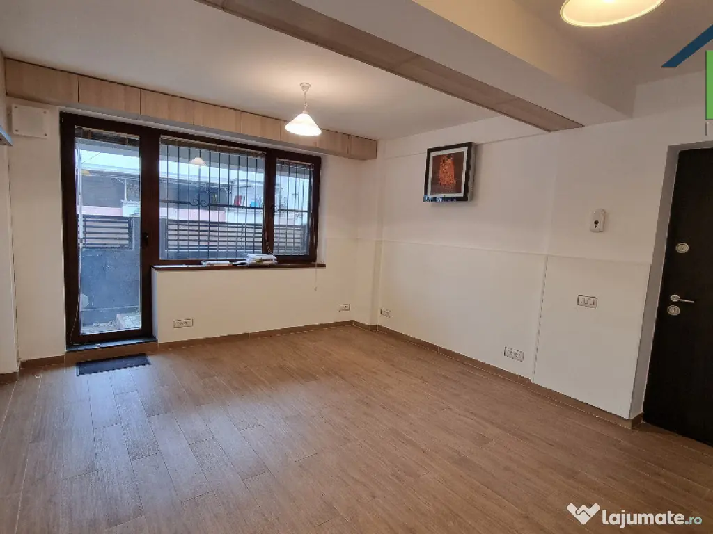 Brancoveanu, Alunisului, stradal, parter, curte proprie, loc parcare 