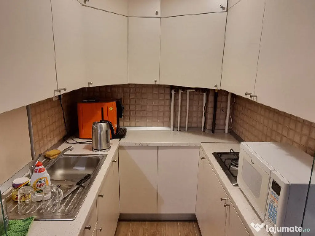 Brancoveanu, Alunisului, stradal, parter, curte proprie, loc parcare 