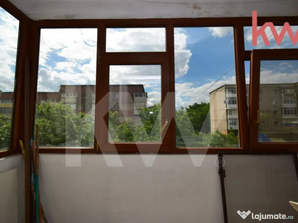 Apartament 4 camere Sarari decomandat, - schimb cu 2 camere 