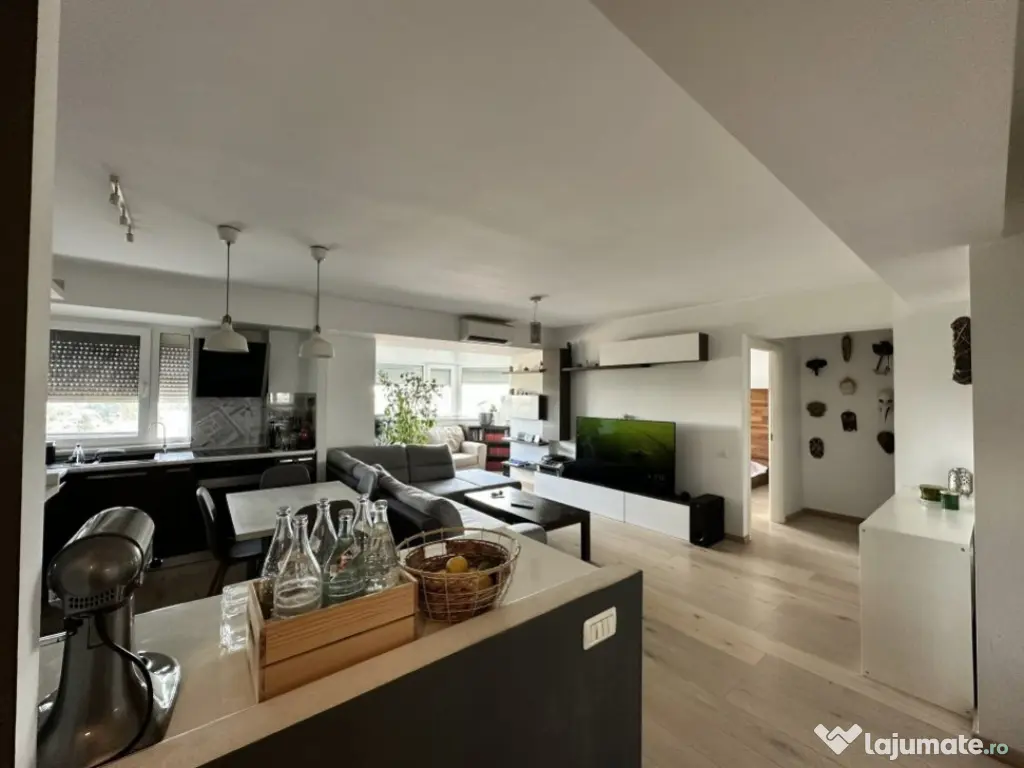 Metrou Iancului, Sos.Iancului, Apartament 4 camere.Renovat! 