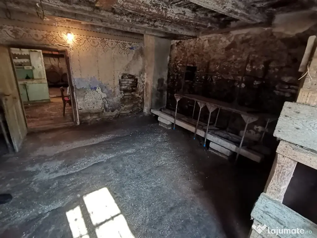 VAND CASA 4 camere ,curte si gradina de 536 mp,sat.Rod 