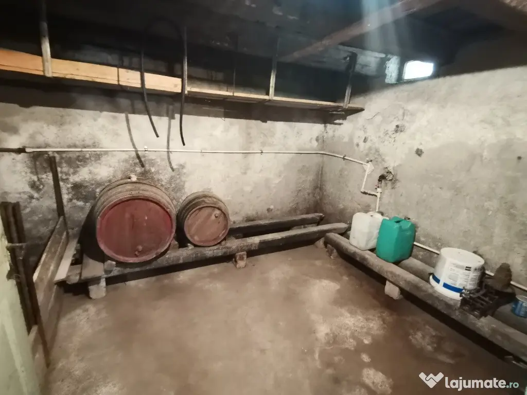 VAND CASA 4 camere ,curte si gradina de 536 mp,sat.Rod 