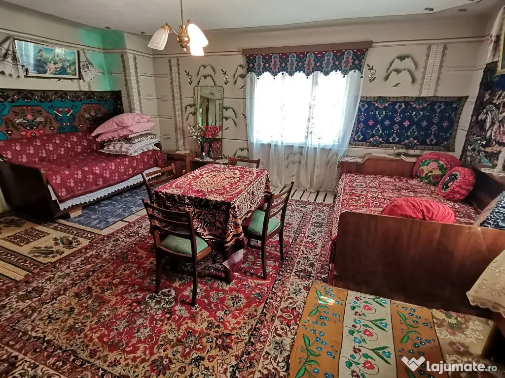 VAND CASA 4 camere ,curte si gradina de 536 mp,sat.Rod 