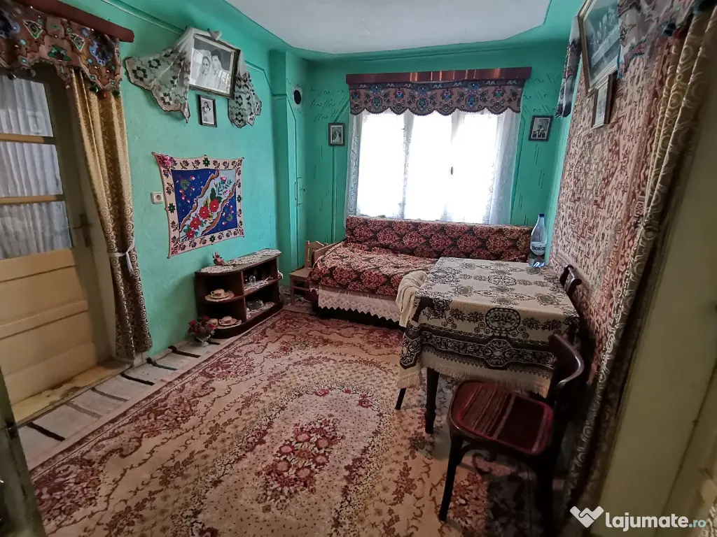 VAND CASA 4 camere ,curte si gradina de 536 mp,sat.Rod 