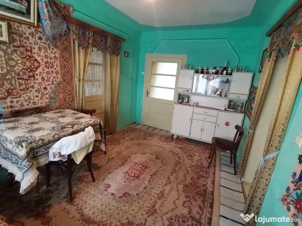 VAND CASA 4 camere ,curte si gradina de 536 mp,sat.Rod 