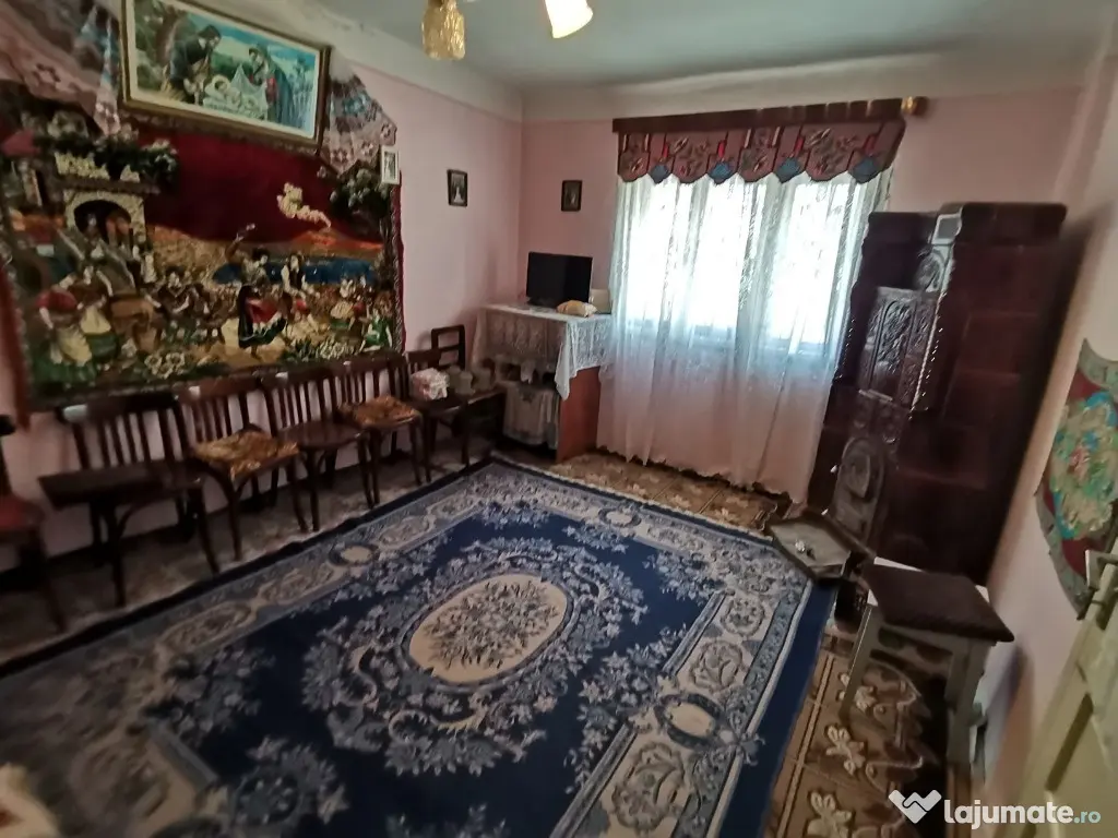 VAND CASA 4 camere ,curte si gradina de 536 mp,sat.Rod 