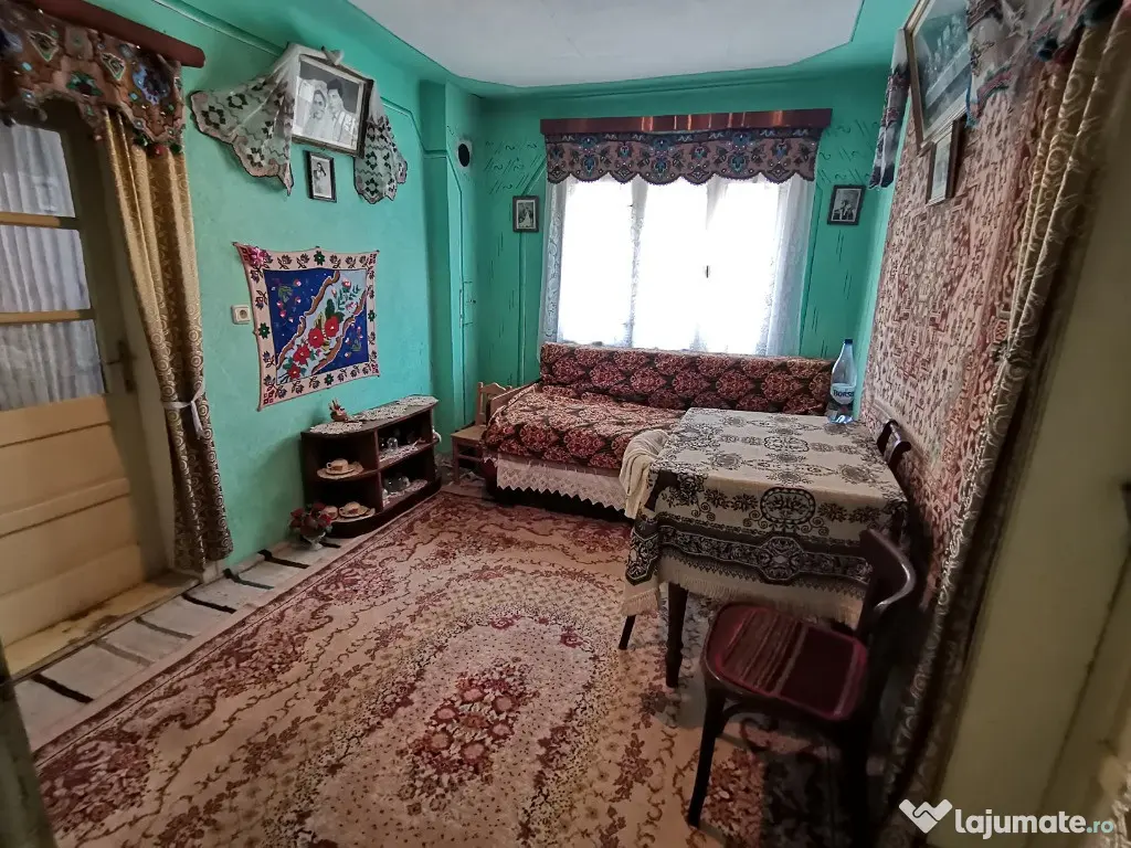 VAND CASA 4 camere ,curte si gradina de 536 mp,sat.Rod 