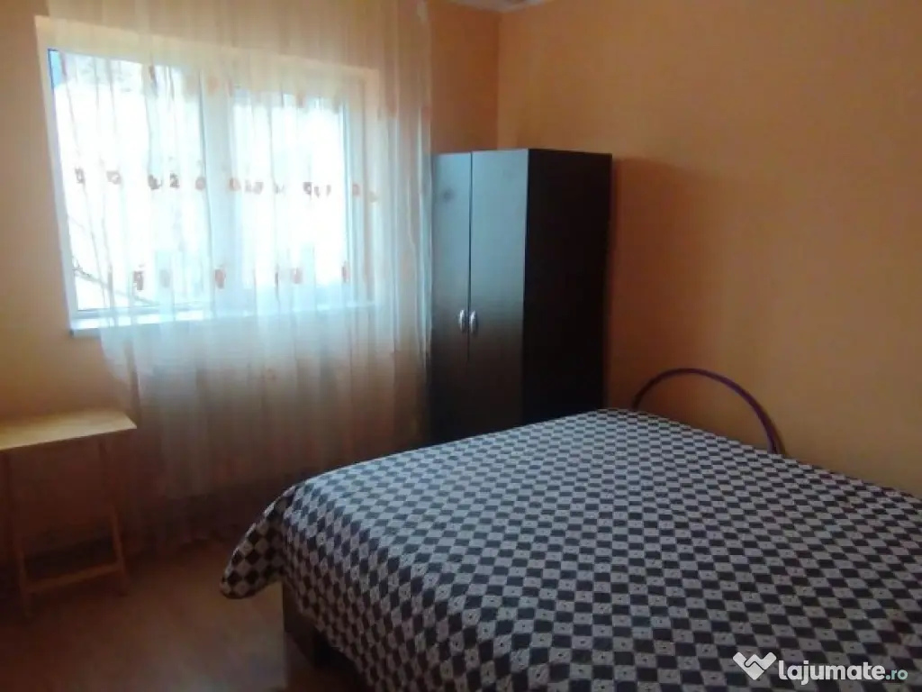 Central 3 camere decomandat 480 euro