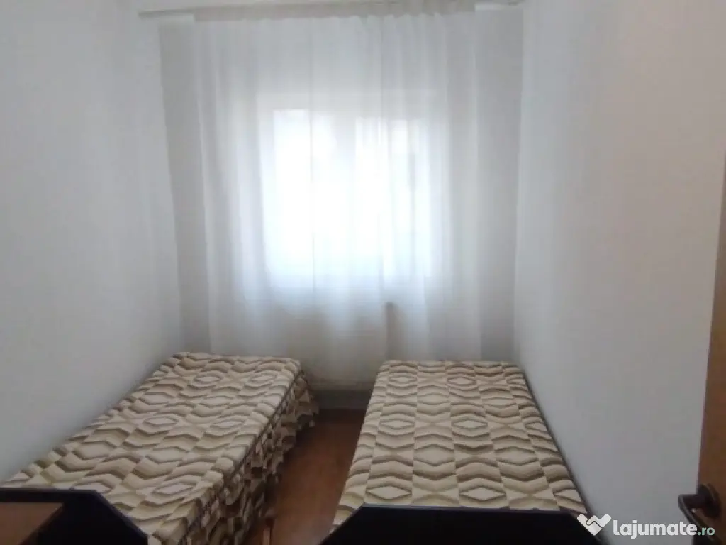 Central 3 camere decomandat 480 euro