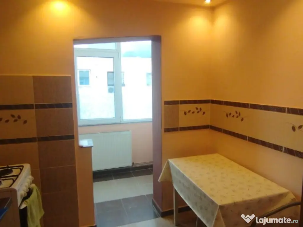 Central 3 camere decomandat 480 euro