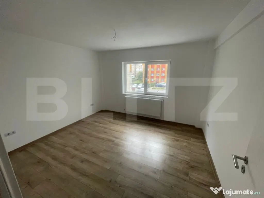 Apartament 3 camere, Decomandat, Sebes, cu TVA