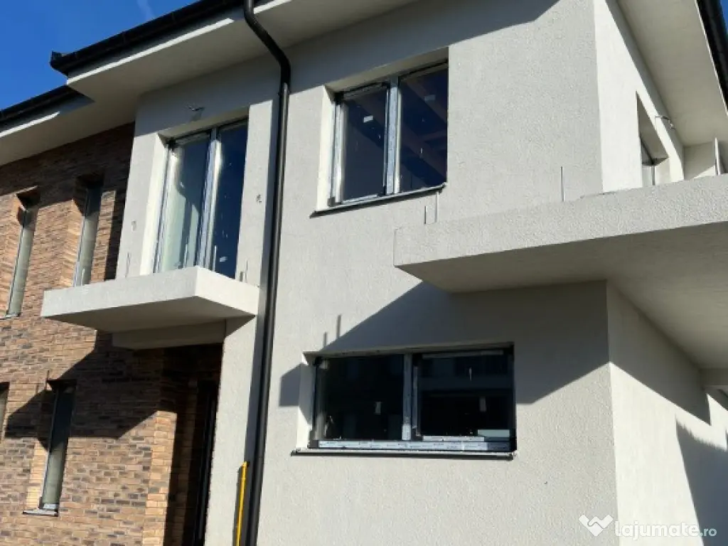 DUPLEX cu 4 camere de vanzare Floresti zona Catanelor