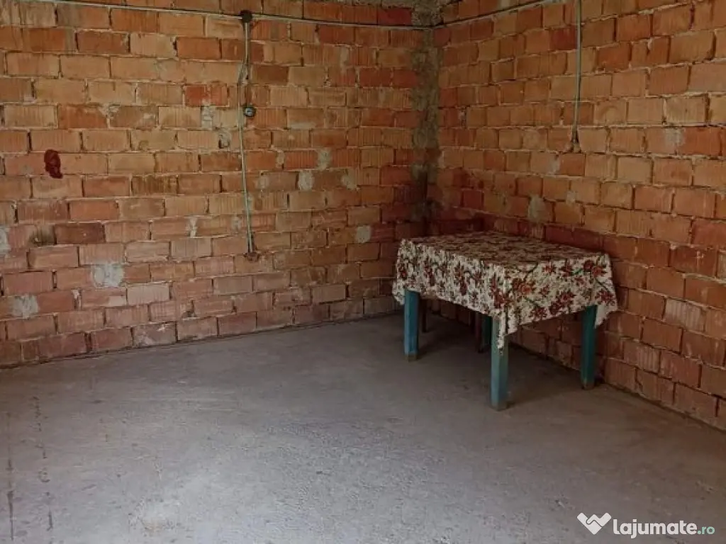 De casa particulara la rosu în Sfântu Gheorghe 