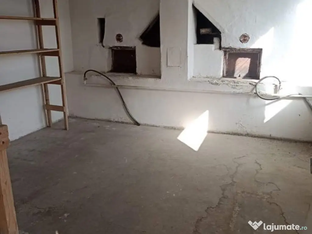 De casa particulara la rosu în Sfântu Gheorghe 