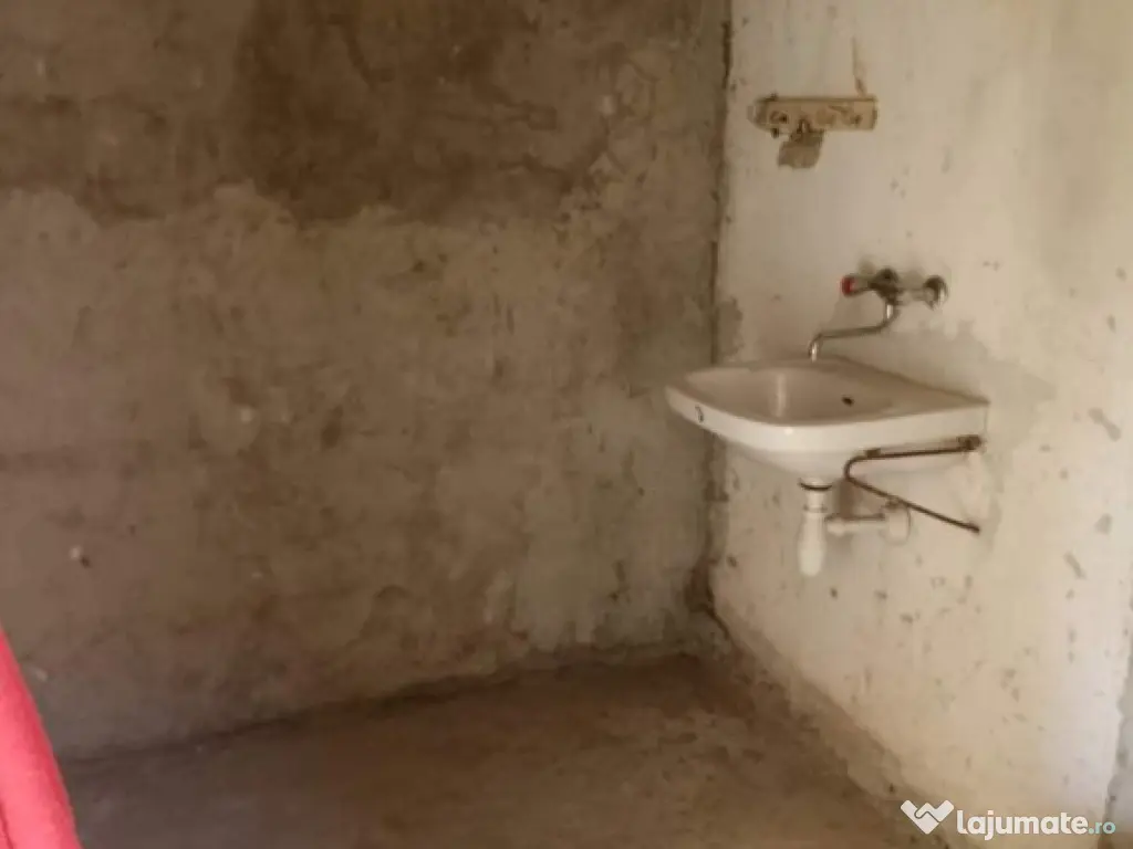 De casa particulara la rosu în Sfântu Gheorghe 