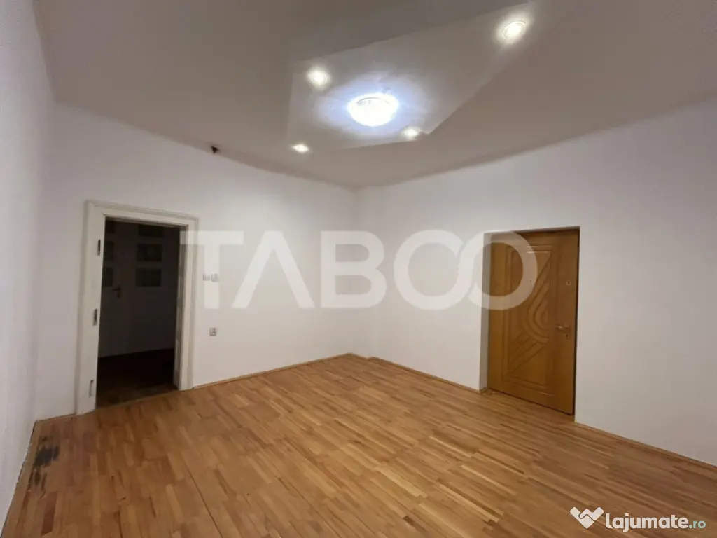 Apartament de vanzare cu garaj terasa 55 mpu zona Central Si