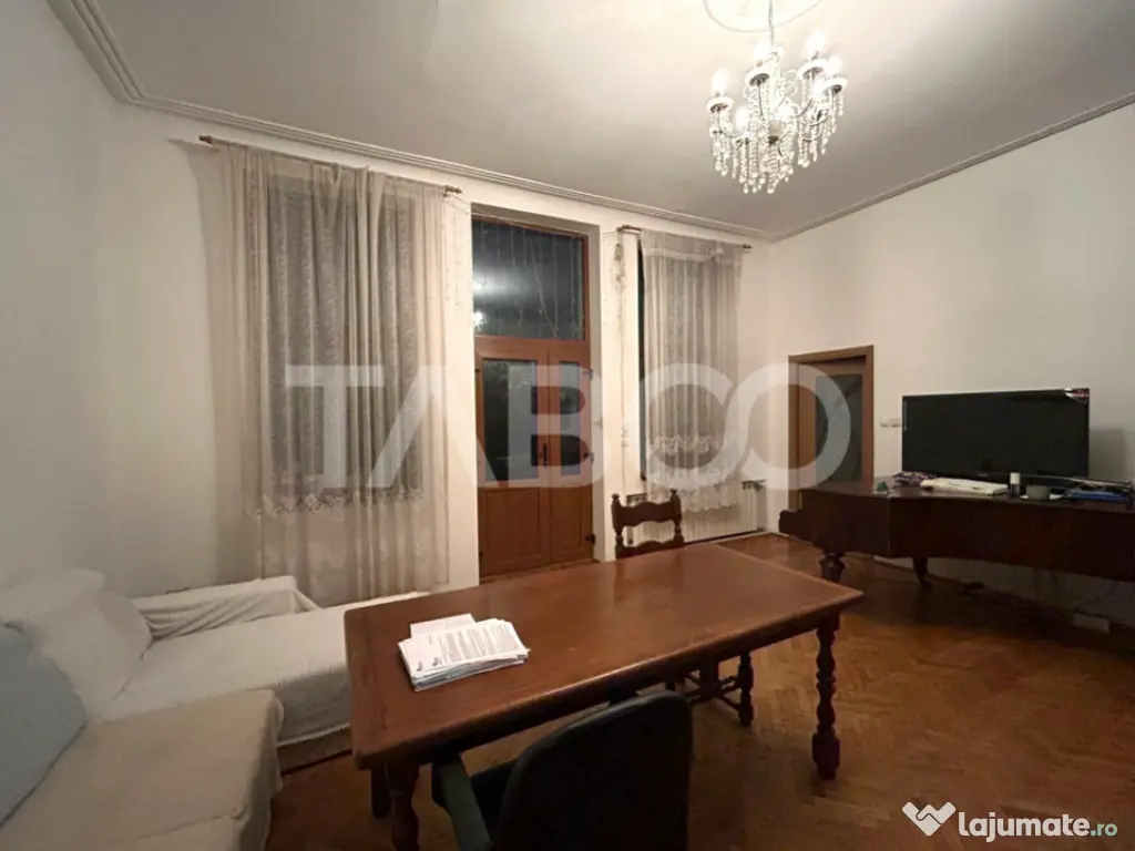Apartament de vanzare cu garaj terasa 55 mpu zona Central Si