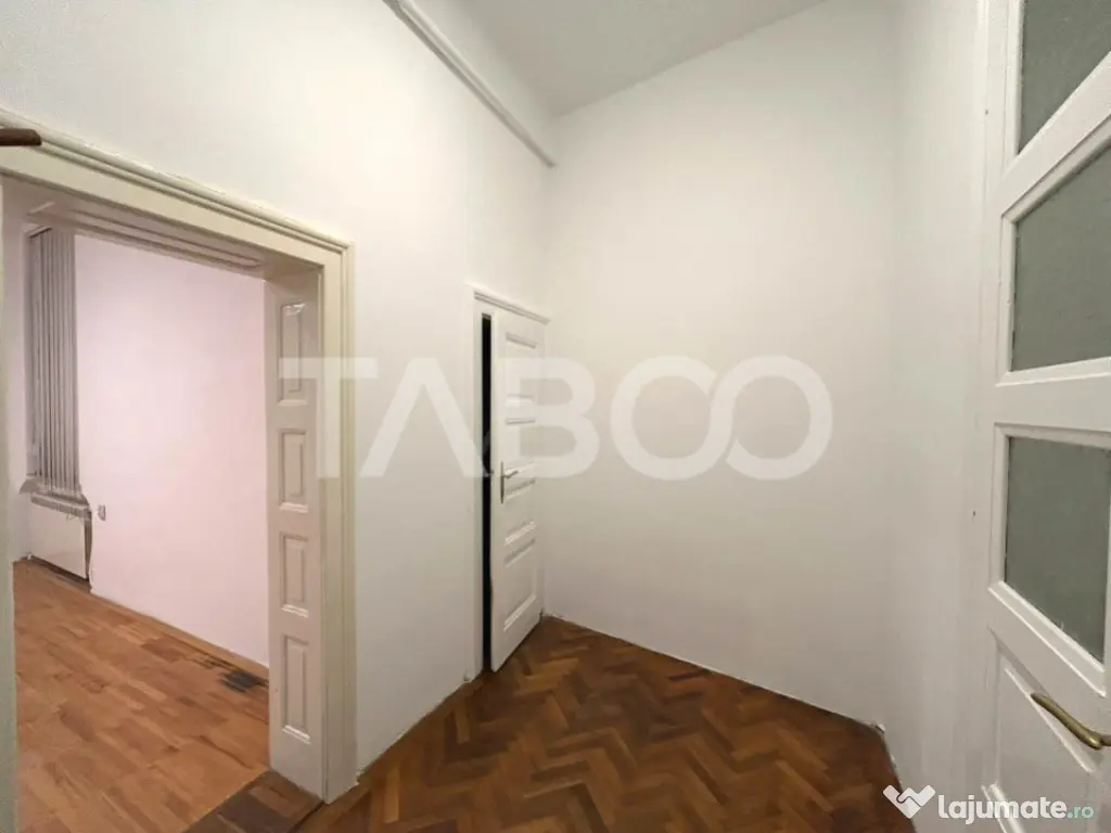 Apartament de vanzare cu garaj terasa 55 mpu zona Central Si