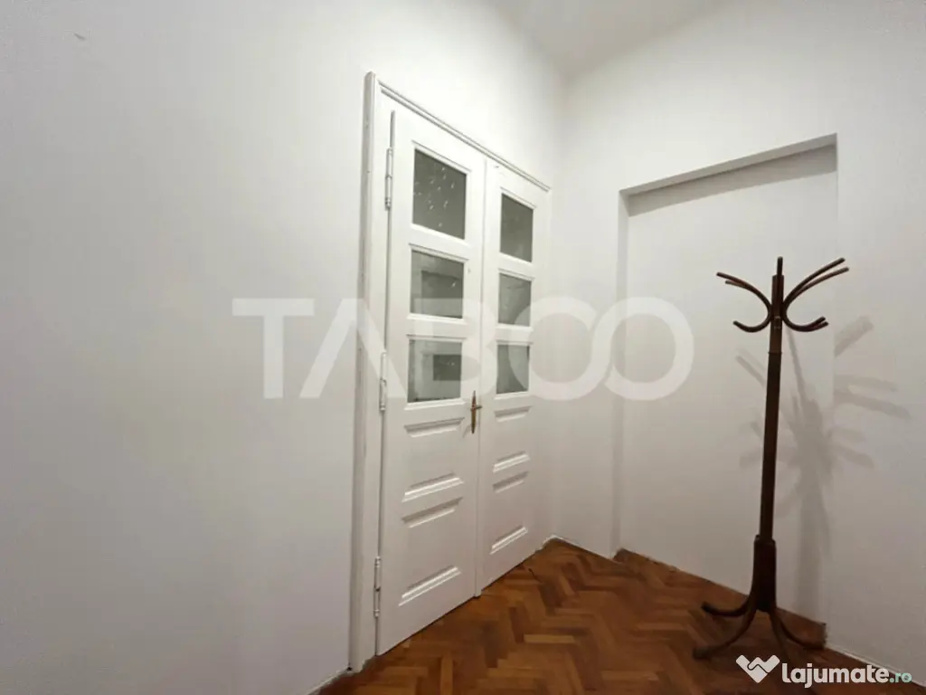 Apartament de vanzare cu garaj terasa 55 mpu zona Central Si