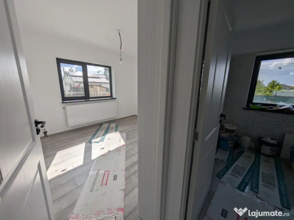 Casa cu garaj Lilieci- teren 540m, canalizare, apa, gaz. 