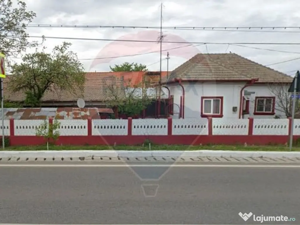 Casă și teren de 9 600mp de vânzare în Galicea Mare 