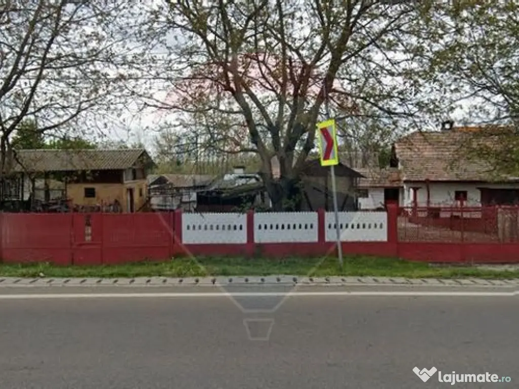 Casă și teren de 9 600mp de vânzare în Galicea Mare 