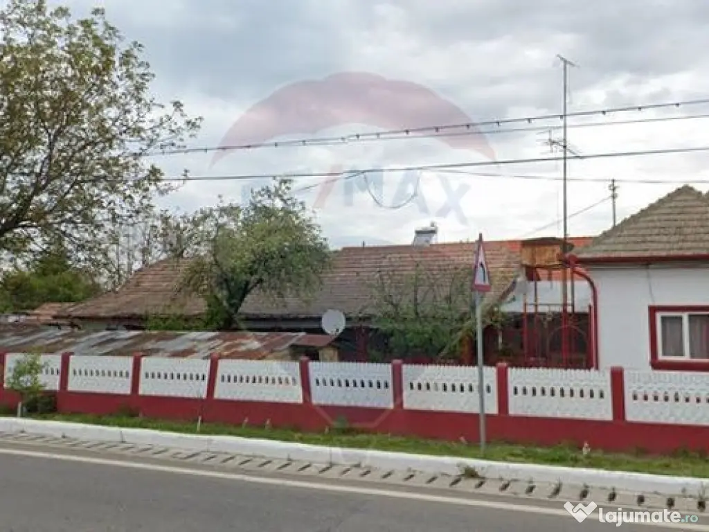 Casă și teren de 9 600mp de vânzare în Galicea Mare 