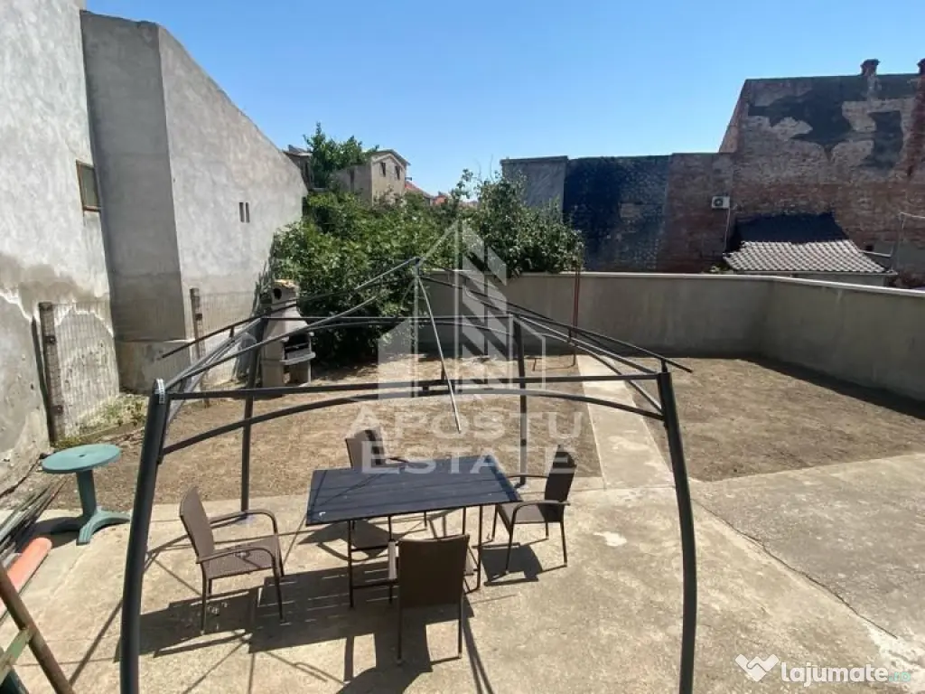 Casa cu 3 camere, centrala proprie, SAD 