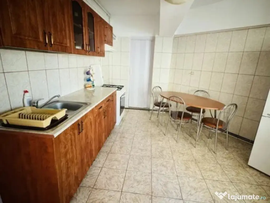 Închiriez apartament 3 camere Faleza Nord, 700 EURO Negociabil 