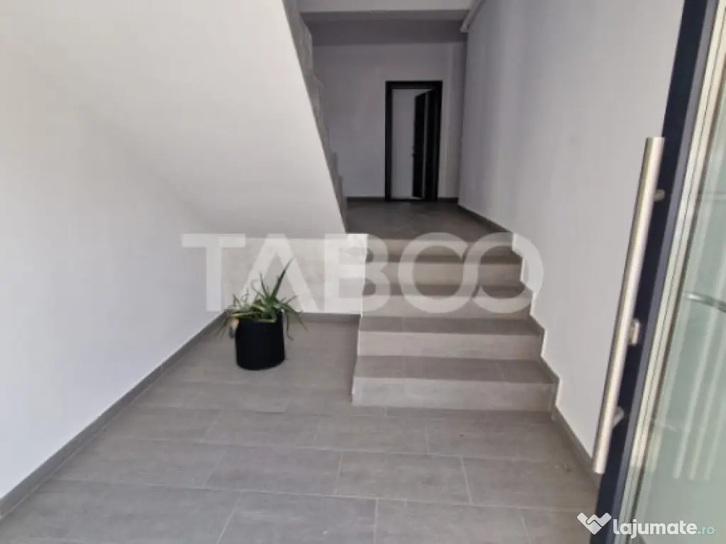 Apartament la cheie 54 mpu 2 camere balcon loc parcare Doamn 