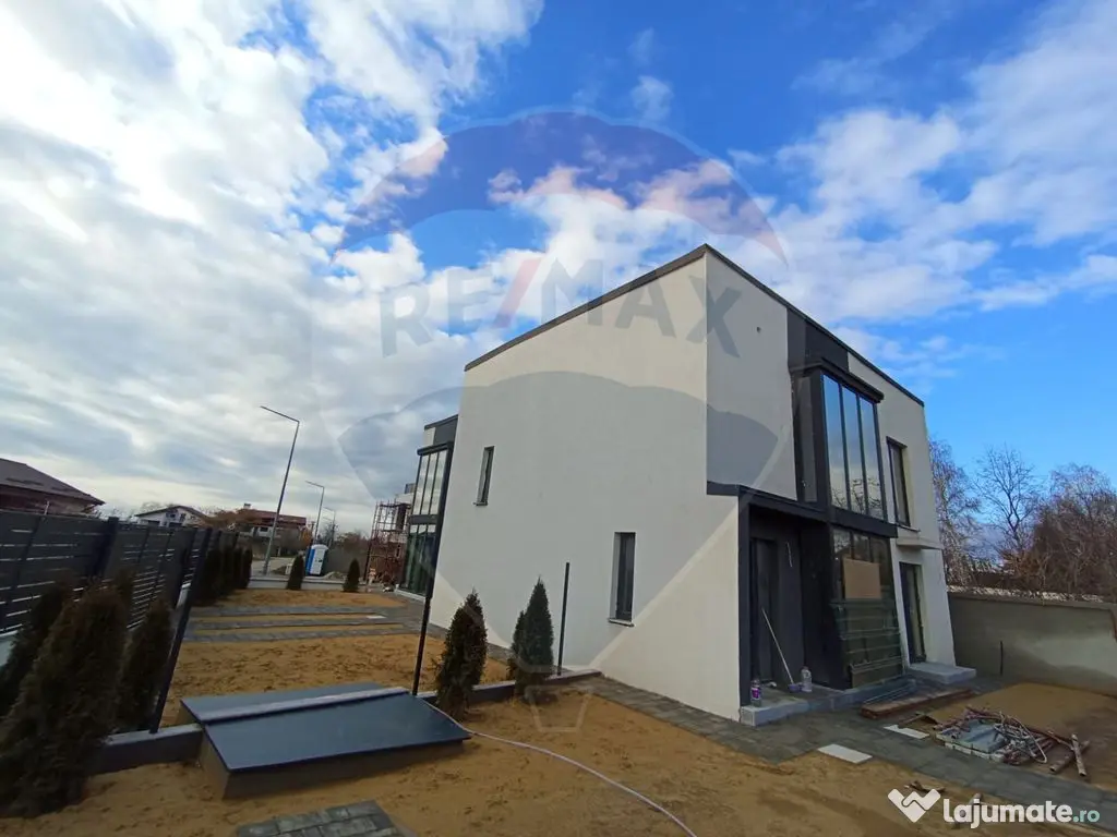 Casă / Vilă cu 5 camere de vânzare 