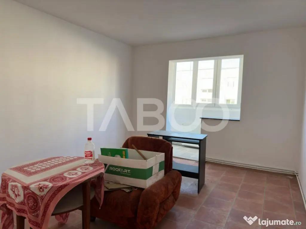 Apartament semidecomandat 2 camere etaj 3 zona Garii Fagaras 