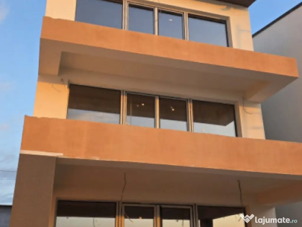 Vila premium | frontal la lac | Ovidiu Sud 