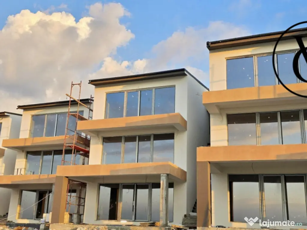 Vila premium | frontal la lac | Ovidiu Sud 