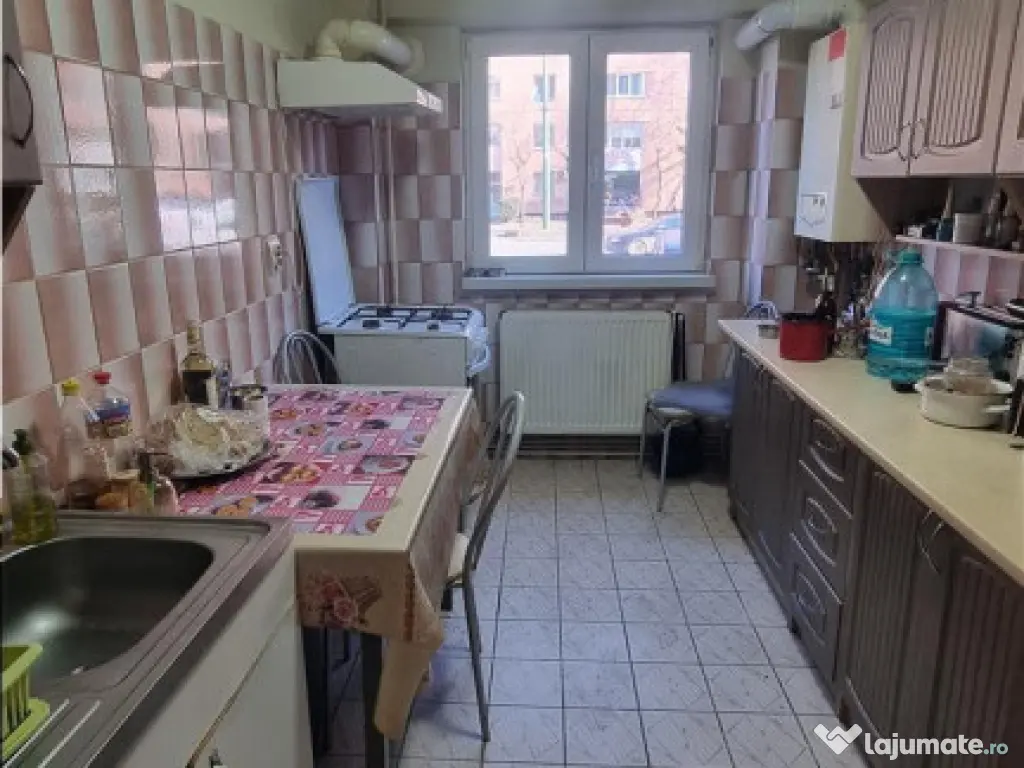 Apartament 2 camere , zona Centrul Civic 