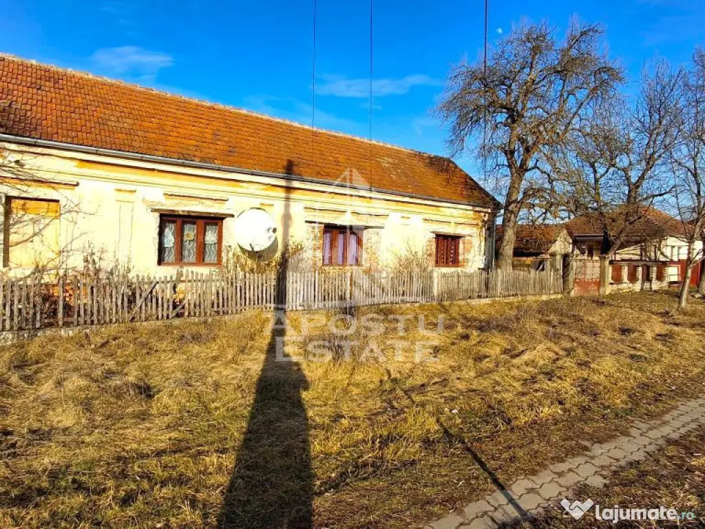 Casa de caramida in Tela si Teren Generos de 4320 mp 