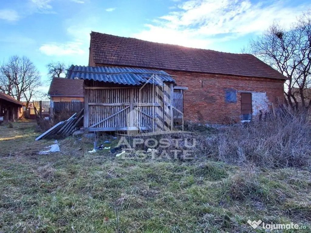 Casa de caramida in Tela si Teren Generos de 4320 mp 