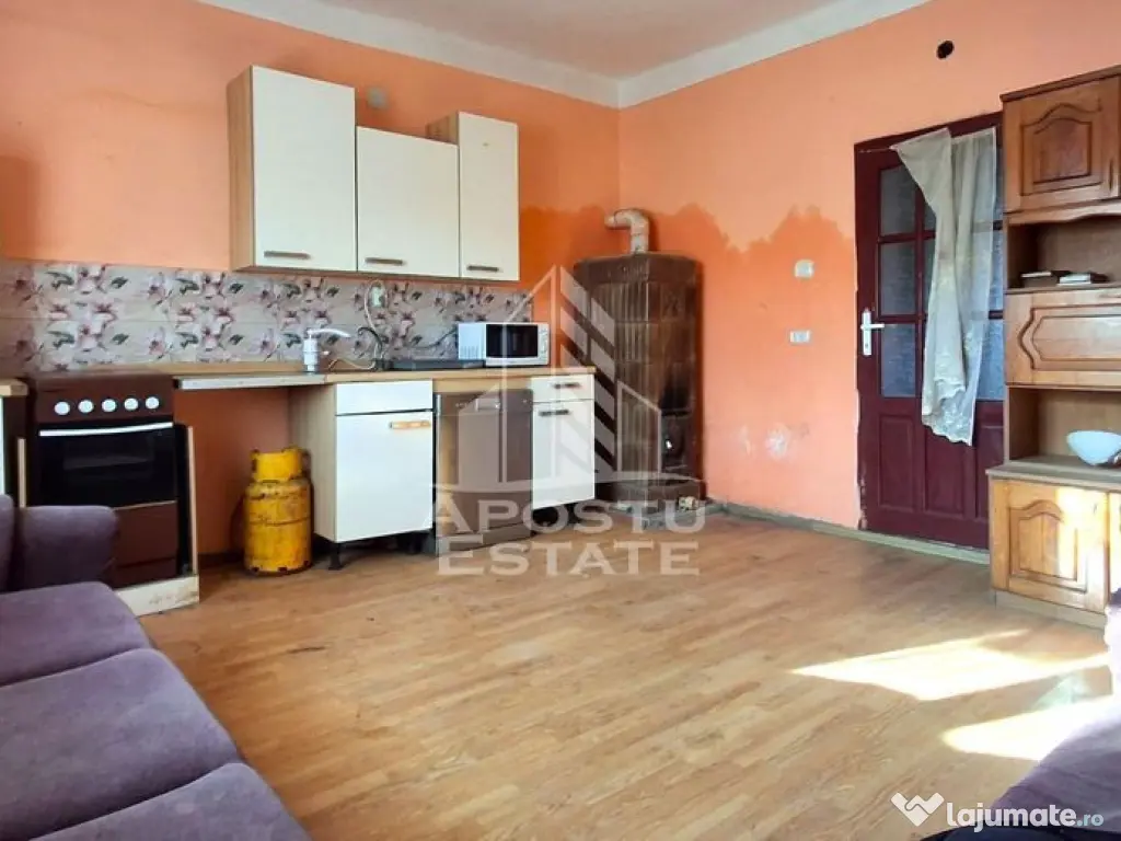 Casa de caramida in Tela si Teren Generos de 4320 mp 