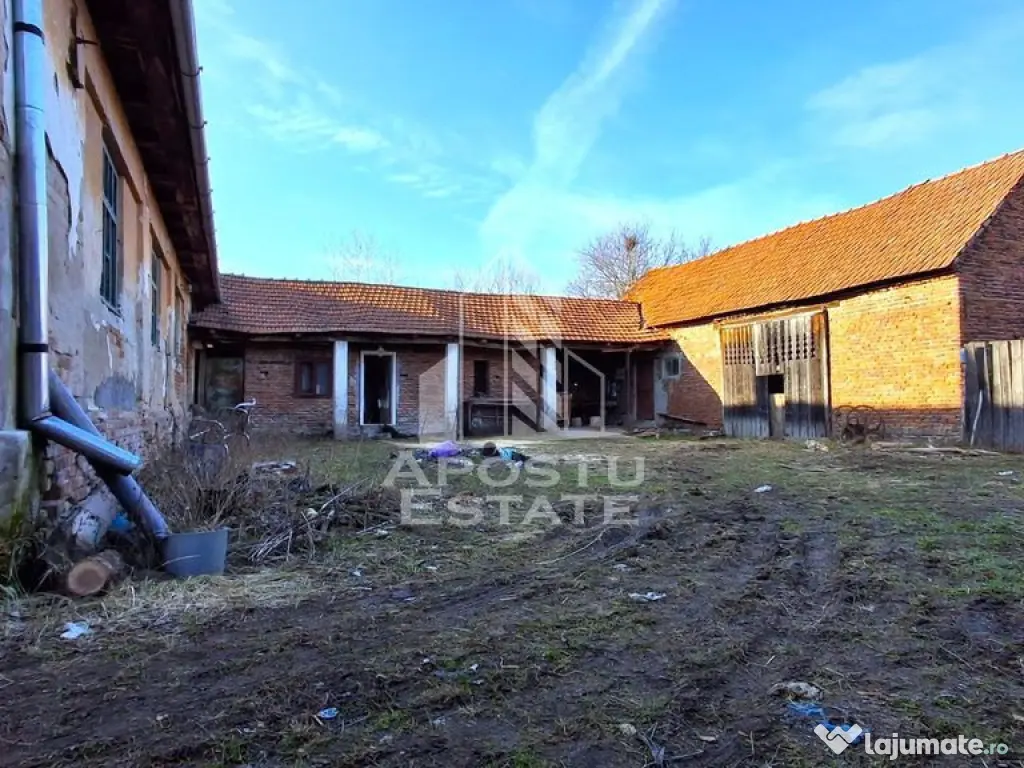 Casa de caramida in Tela si Teren Generos de 4320 mp 